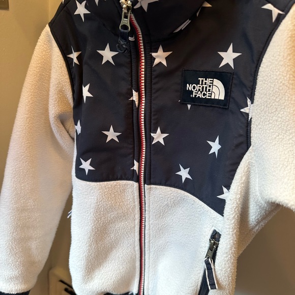 Girls North Face Denali Jacket with matching hat - Picture 9 of 11